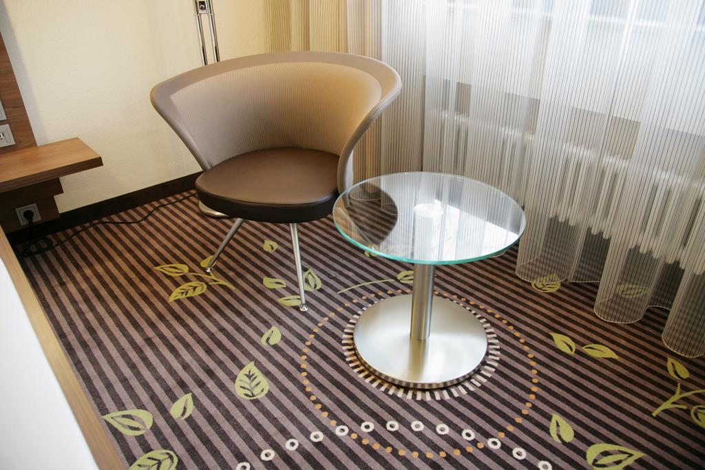 Hotel Fuchsen Kirchheim unter Teck Ruang foto